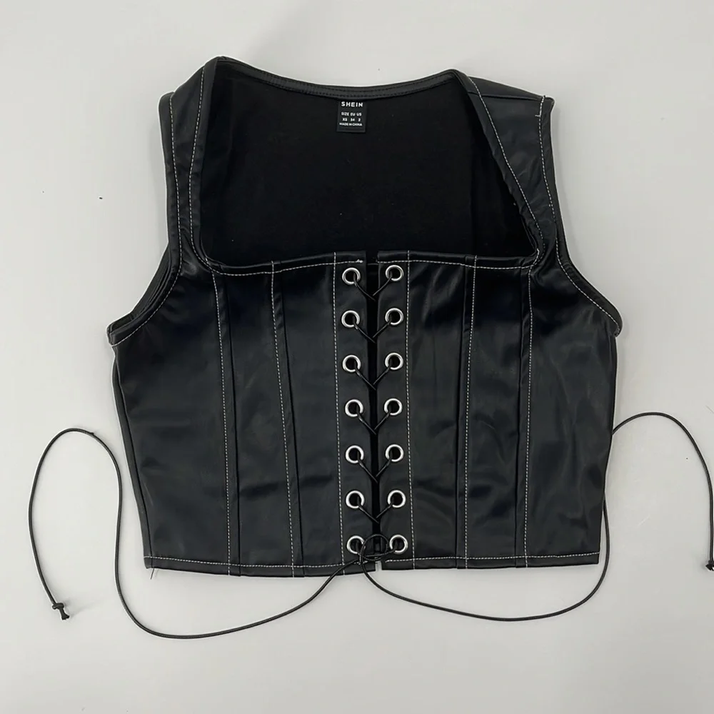 𝅺black Vegan Leather Cropped Tank Corset Lace Up Top Overstitching - Picture 5 of 6
